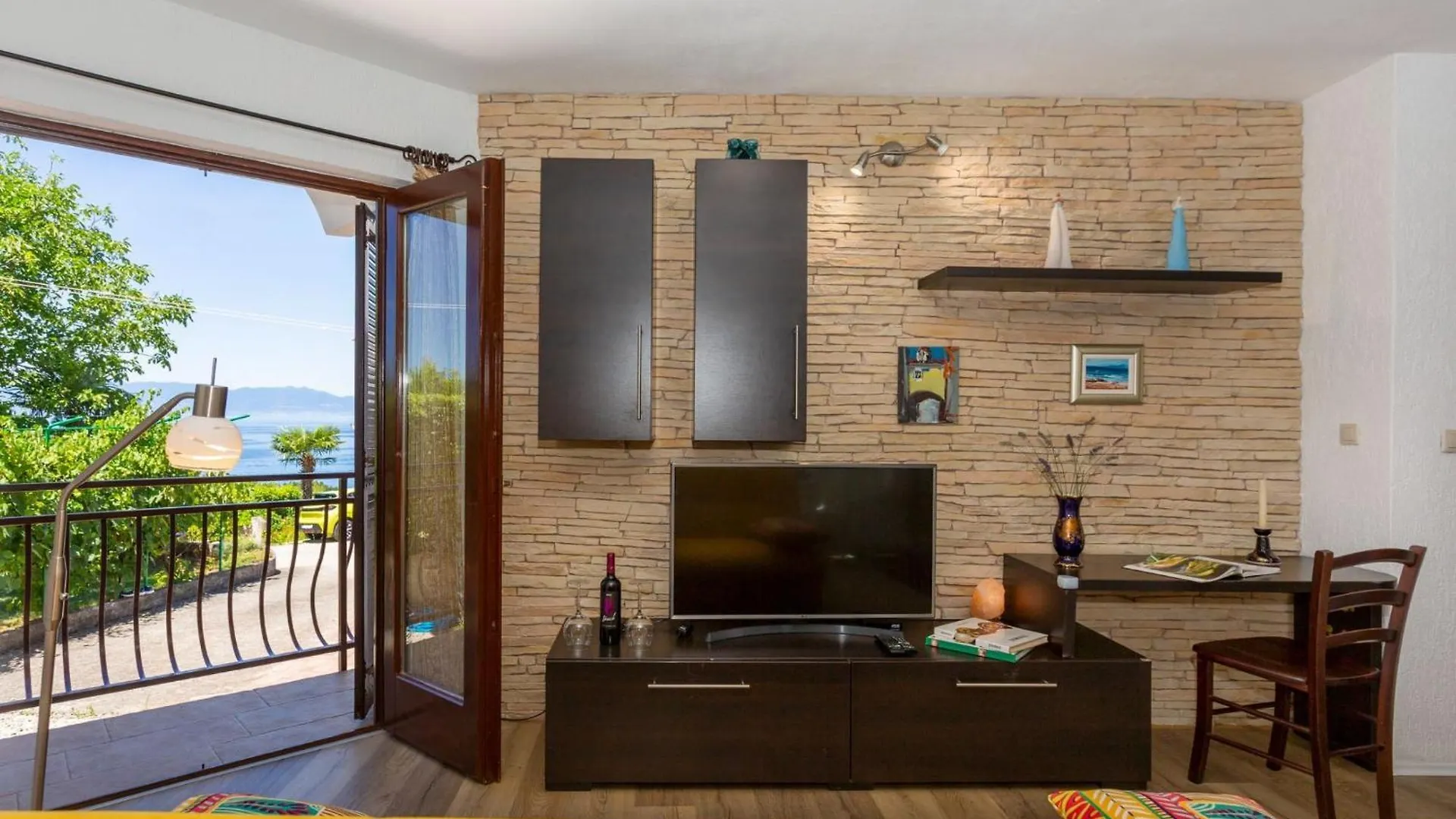 Apartment Anivija Njivice