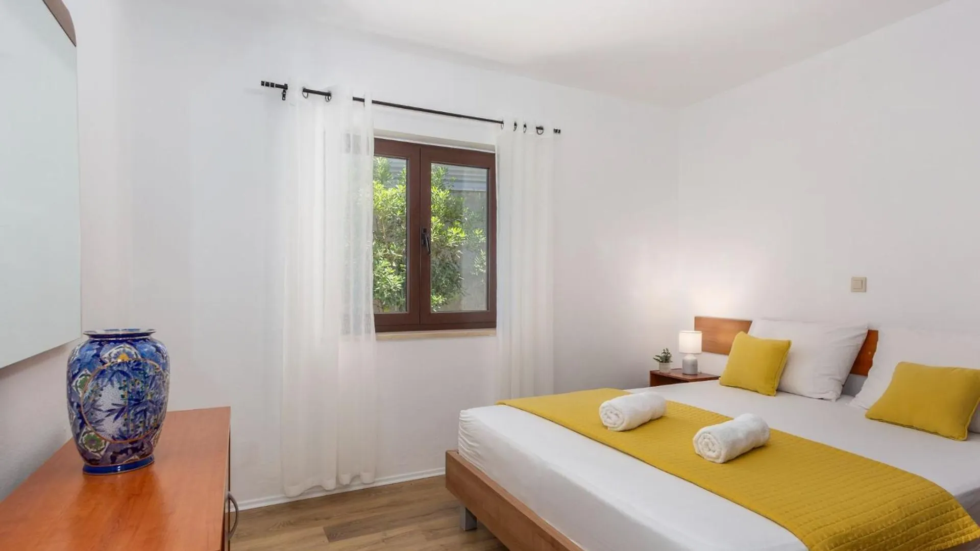 Apartment Anivija Njivice Croatia